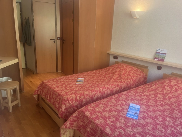 centre vacances Savoie- La Bessanaise chambre double avec 2 lits jumeaux